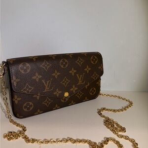 Pouchette Felicie with Gold Chain